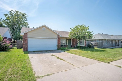 936 NW 15th St, Moore, OK 73160 - photo 4