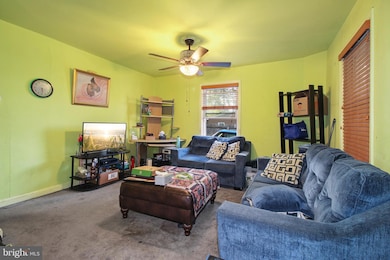 907 Rollins Ave, Capitol Heights, MD 20743 - photo 3