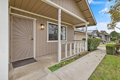 2215 E Myrtle Ct, Visalia, CA 93292 - photo 4