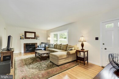 6809 Crutchfield St, Falls Church, VA 22043 - photo 2