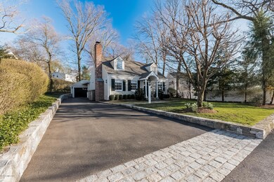 002-Front_View-2559899-medium