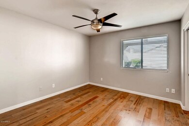 2146 E Robin Ln Phoenix AZ-large-006-3-M