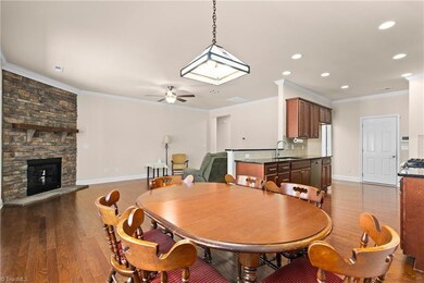 1304 Suzanne Ln, Lexington, NC 27295 - photo 7