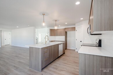 9124 W Violet St, Nampa, ID 83687 - photo 5