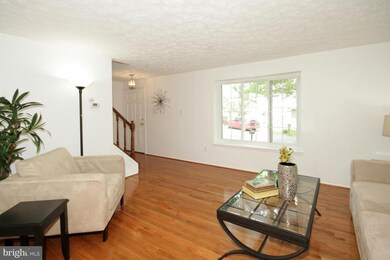 9104 Hunting Pines Place, Fairfax, VA 22032 - photo 4