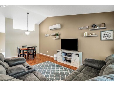 1204 S 6th St, Independence, OR 97351 - photo 5