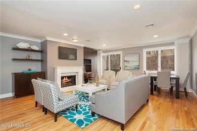 453 E Putnam Ave unit 4E, Cos Cob, CT 06807 - photo 3