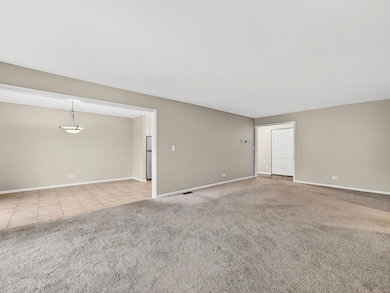 unlisted-address, Oakbrook Terrace, IL 60181 - photo 5