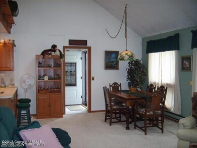 444 Robinwood Dr, Tobyhanna, PA 18466 - photo 5