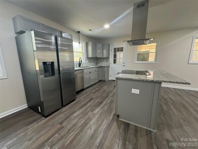 581 Pontiac Dr, Shelby, NC 28152 - photo 4