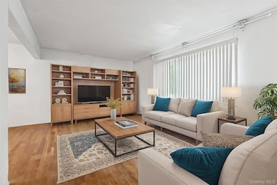 105 Loop Dr, Sayville, NY 11782 - photo 4