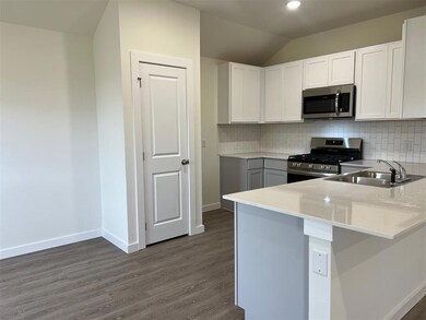 912 Hazy Brook Cir, Chickasha, OK 73018 - photo 3