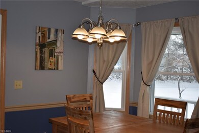 Convenient eat in kitchen!