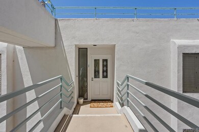 2556 Navarra Dr unit I, Carlsbad, CA 92009 - photo 2