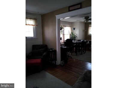 315 N Woodland Ave, Glenolden, PA 19036 - photo 4