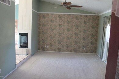 LIVING ROOM I