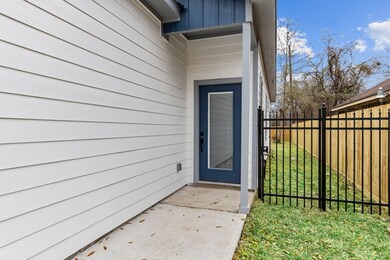 7321 Price St, Houston, TX 77088 - photo 4