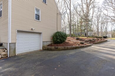 51 Heather Ln, North Falmouth, MA 02556 - photo 4