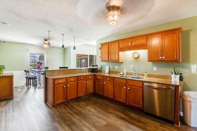 2244 Lewis St Crestview FL-small-033-027
