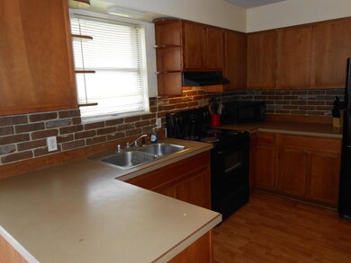 1570 N Court St, Circleville, OH 43113 - photo 7