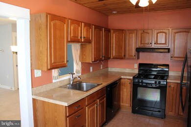 1631 Huddell St, Marcus Hook, PA 19061 - photo 7