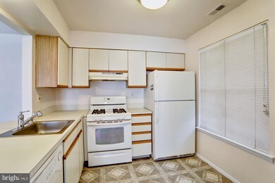 717 Sedgewick Ct unit 717, Sewell, NJ 08080 - photo 4