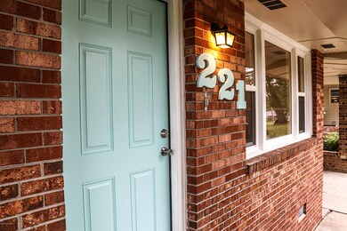 221 Regalwood Dr, Jacksonville, NC 28546 - photo 6