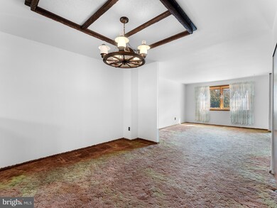 10730 Philcrest Rd, Philadelphia, PA 19154 - photo 3