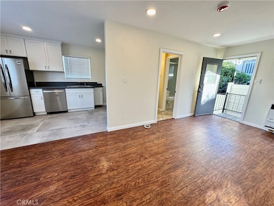 821 Avenue A unit B, Redondo Beach, CA 90277 - photo 2