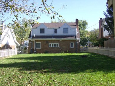 713 Fernwood St, Emmaus, PA 18049 - photo 3