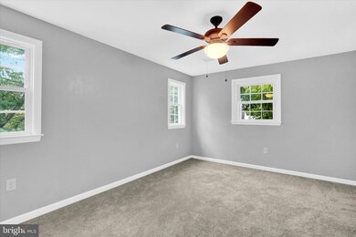 140 E King St, Dallastown, PA 17313 - photo 4