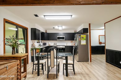 303 N Hudson Ave, Aurora, MO 65605 - photo 6