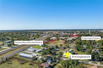 614 E Englewood St, Franklin, TX 77856 - photo 2