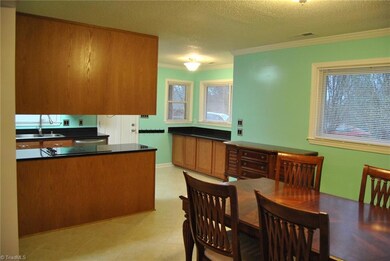 803 Oakdale Dr, Statesville, NC 28677 - photo 7