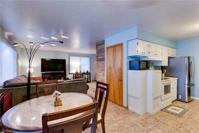 29344 Laurel Ln, Wickliffe, OH 44092 - photo 3