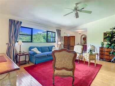 Living Area - Wood flooring