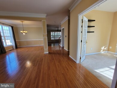 25452 Crossfield Dr, Chantilly, VA 20152 - photo 3