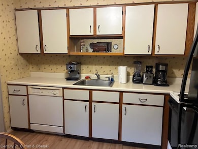 3758 Heritage Pkwy, Dearborn, MI 48124 - photo 7