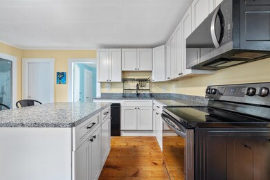 18 Manchester St, Pittsfield, NH 03263 - photo 6