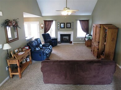 577 Southbrook Dr, Nicholasville, KY 40356 - photo 2