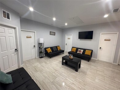 3715 Valley Tree Dr, Tampa, FL 33610 - photo 7