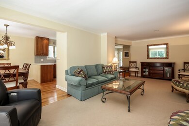 008-Living_Room-4466657-large