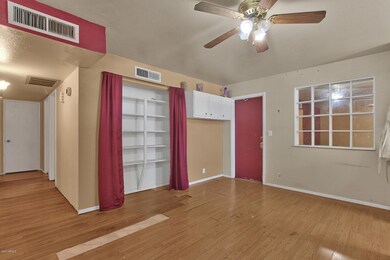 1101 W EMERALD AVE MESA 85210 pantry