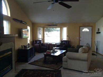 2105 NE Kim Ln, Bend, OR 97701 - photo 3