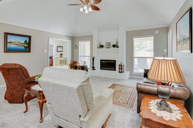 6404 Blake Ct, North Richland Hills, TX 76182 - photo 3