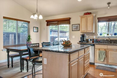 17_KitchenDining