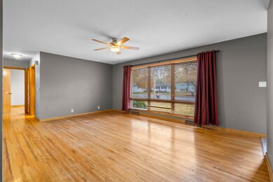 3032 W 9th St, Waterloo, IA 50702 - photo 7