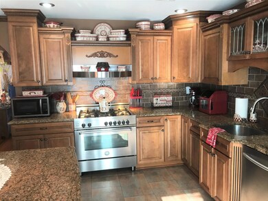 252 Candon Ave, Staten Island, NY 10309 - photo 4