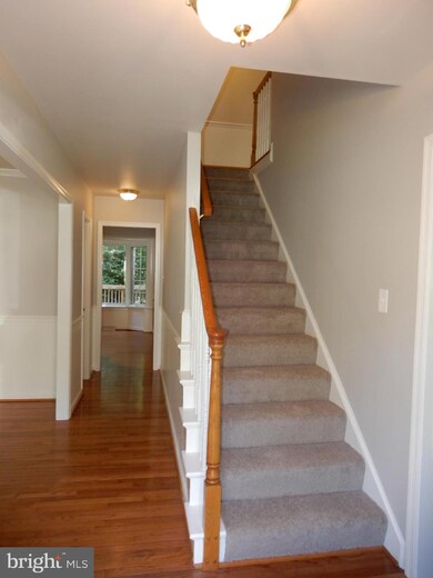 5015 Mignonette Ct, Annandale, VA 22003 - photo 2