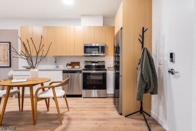 431 Doctor Martin Luther King Junior Blvd unit 608, East Orange, NJ 07018 - photo 3